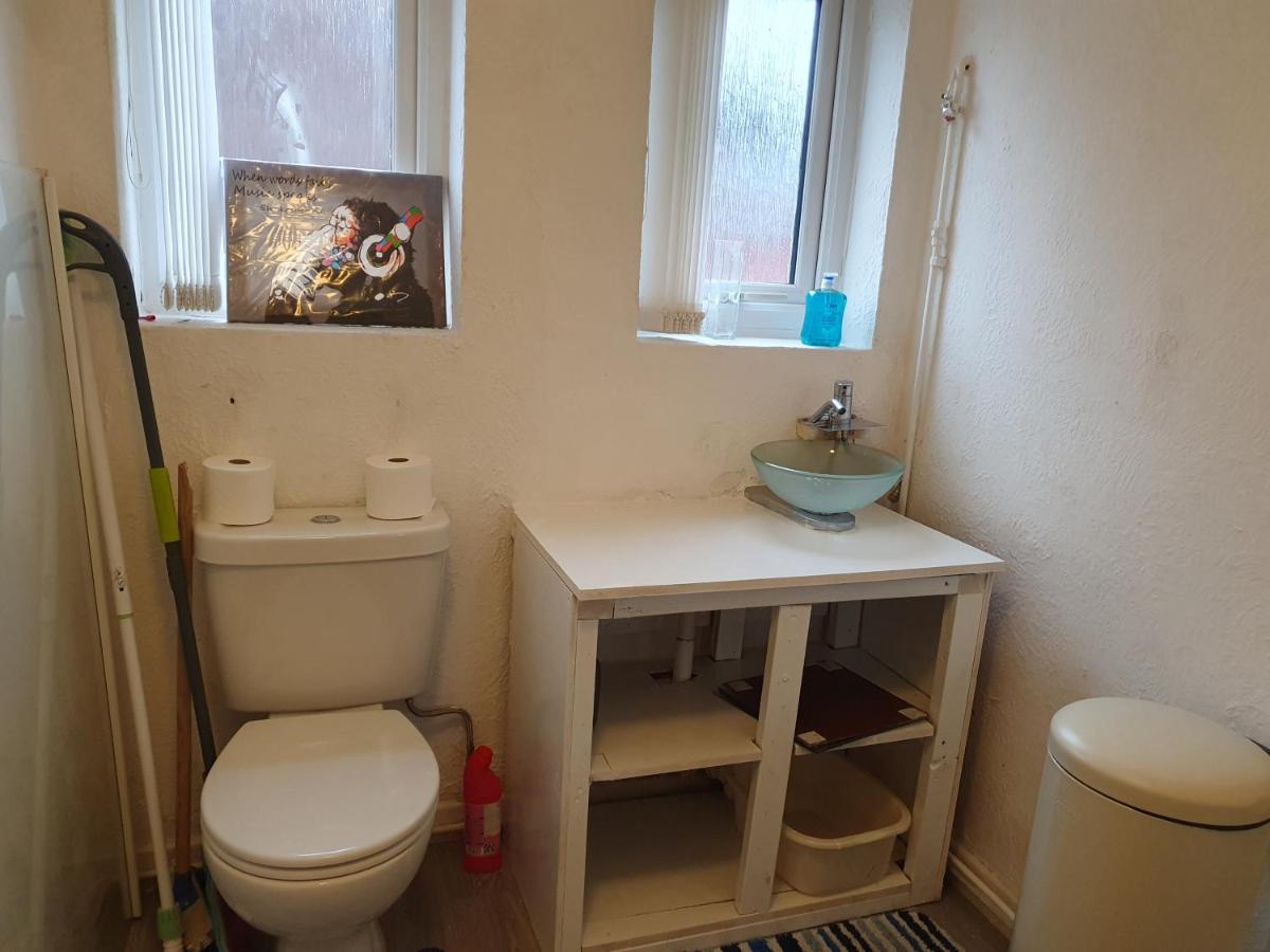 Litherland Apartment Екстериор снимка